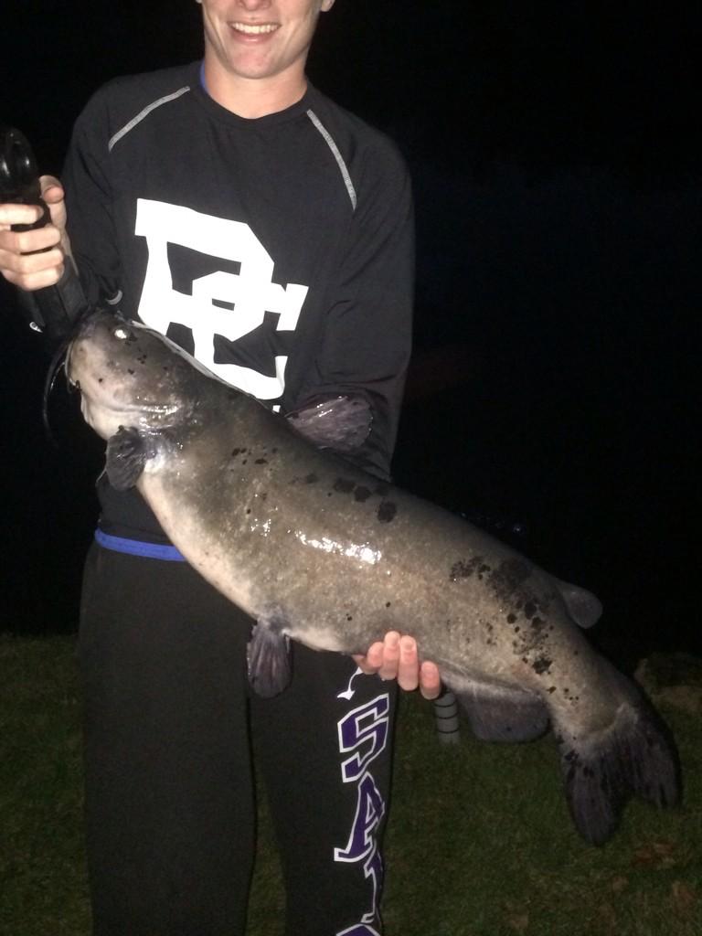 Midwest Fishing on X: Throwback to my 17 lb catfish. Caught off
