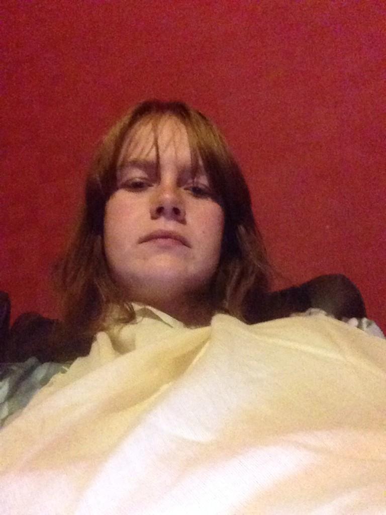 finnerty_sarah's tweet image. Broken 1 of the small bones in my arm in a sling #feelstupid :'(