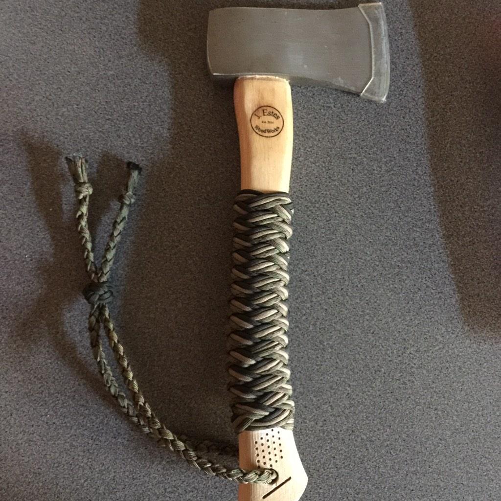 MilSpecPrep's tweet image. Another beautiful paracord ax. Design by @EstesJason, and wood burning custom brand by @JayBates86
