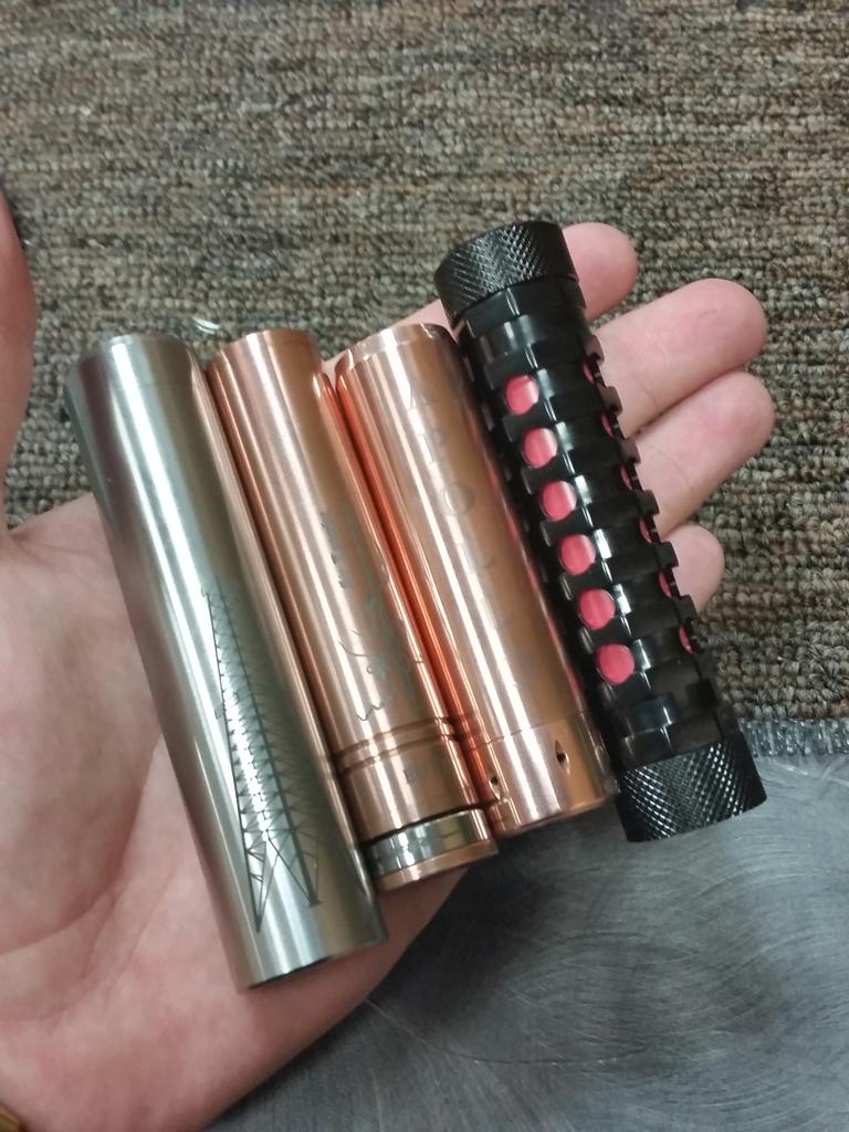 VapingCuz's tweet photo. Handcheck! #modsmodsmods #vapelyfe #vapeporn #cloud #dripping #VaporWay #Huntingtonbeach #newmods #vgod http://t.co/TZIPtFPcyS