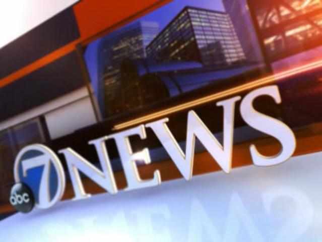 DenverChannel's tweet photo. WATCH LIVE: 7NEWS RIGHT NOW at 6 streaming on your mobile phone or tablet http://t.co/FysD4i3K9a http://t.co/y2GPcIEwRm