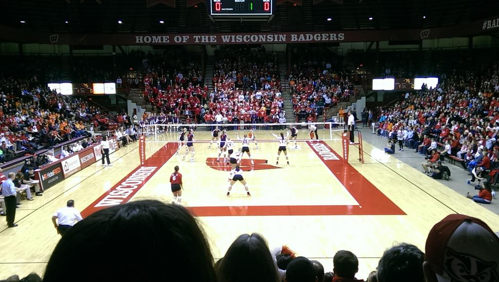 krnrn's tweet image. #2vs #10.  On Wisconsin!