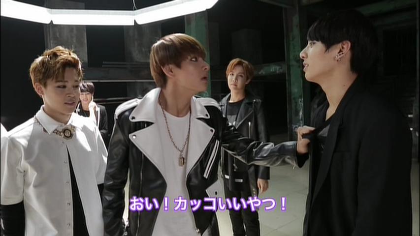 JK_s_Diary's tweet photo. Dear diary,

Somebody has to control Taehyung hyung's violence.

-JK- http://t.co/g5AZmdy10P