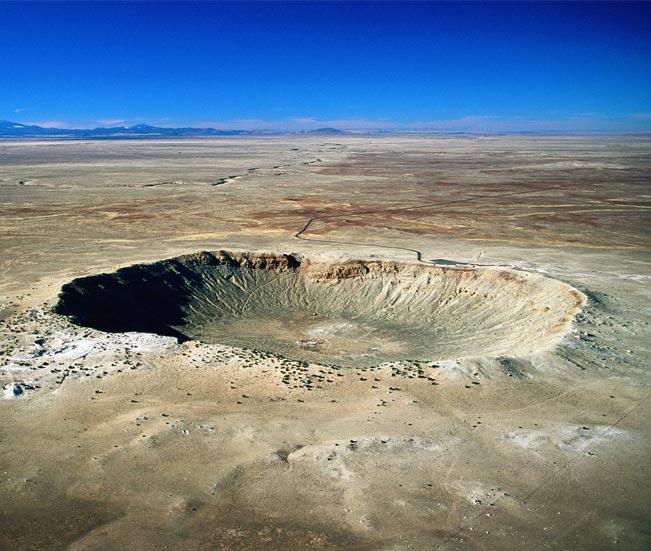 Самый большой кратер на планете. Кратер Вредефорт ЮАР. Вредефорт метеорит кратер. Челябинский метеорит кратер. Метеорит Чиксулуб.