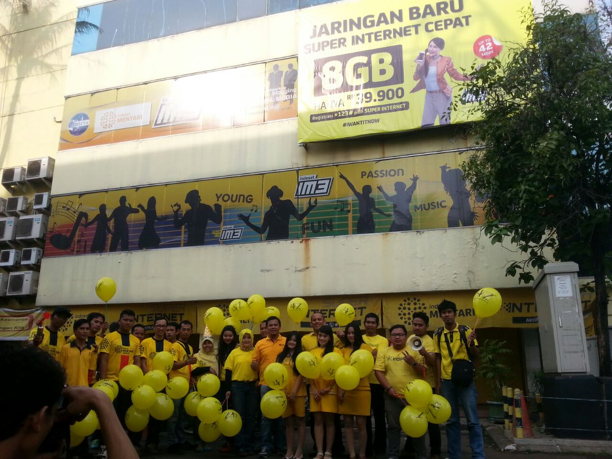 Disini juga ada pelepasan balon HUT Indosat ke udara lho. Seruuu banget deh! #HappyBirthdayIndosat
