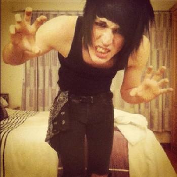 I'm James. I'm new and RTs would be rad! Come hang with me and chill! I'd really love to meet you.