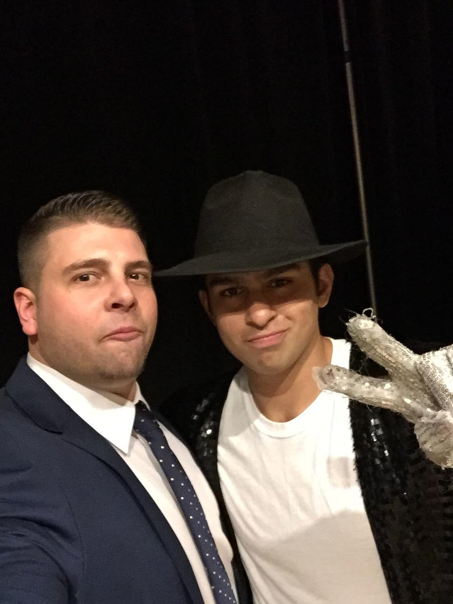 DCannz's tweet photo. #VivaLasScotia Hanging with MJ http://t.co/kNARPpdR0r