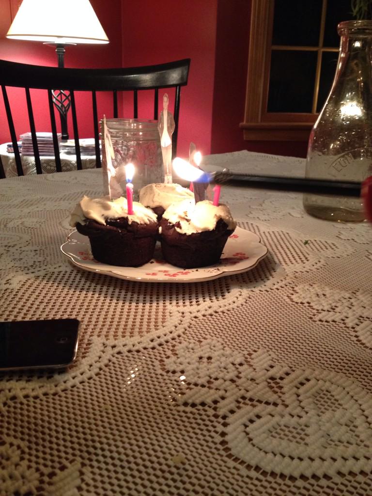 Dales_Army's tweet photo. “@LilNewEngGirlxo: Part 2 of the @brianlogandales birthday party http://t.co/NZn3vCQJKi” #HappyBirthdayDales 👱🎈