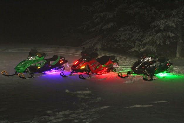 slednecksby's tweet photo. Me and the bros in this Minnesota Snow #dontmindtheoldsleds #teamskidoo http://t.co/Ehkj2sHxxO