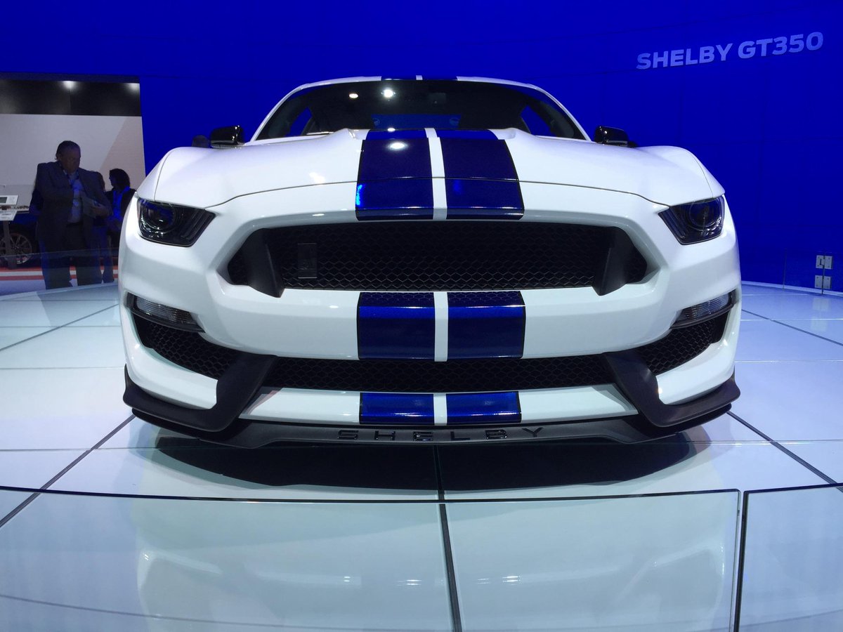 RateCommander's tweet image. Check out this pic of the beautiful #Shelby #Mustang at the #LAAutoShow! #Ford