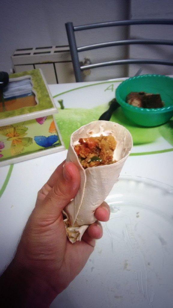 FerCarolei's tweet photo. #VegFer Día 19. Me tentó @lucrevera y me hice unas fajitas veggie. http://t.co/BacVDKUGU3