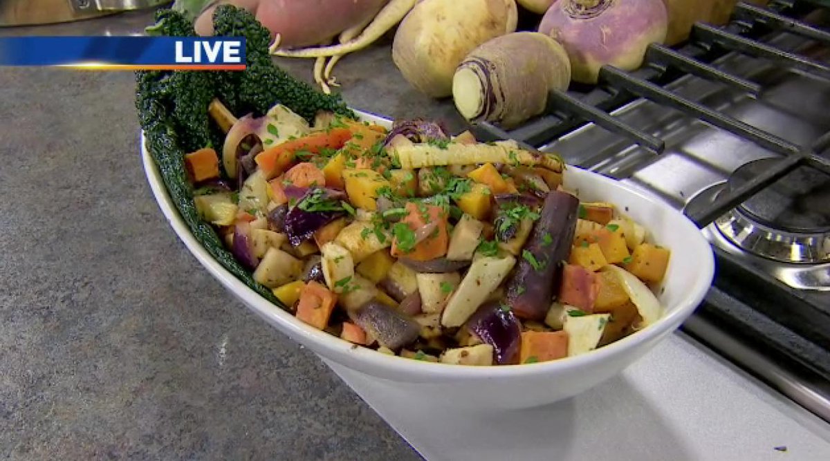 KATUNews's tweet image. Harvest brie, roasted veggies,apple tart. Learn how to make these easy #TDay dishes: k2ne.ws/1qvcEYn #LiveOnK2