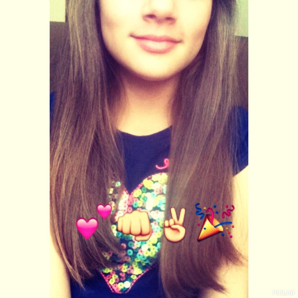 cieliakexa's tweet image. Los mejores momentos nunca se olvidan, las personas se las lleva el tiempo 💕🕛