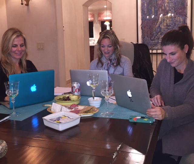 PayoutsNetwork's tweet photo. The Wonder Team enjoyed co-hosting @5minutesformom Twitter Party! #WonderGiftCards http://t.co/x5av2Z8Xph