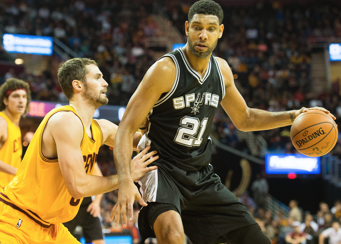BleacherReport's tweet photo. The Spurs hang on! San Antonio gets 19 points and 10 rebounds from Tim Duncan in the 92-90 win over Cleveland http://t.co/E9FmcDK5U6
