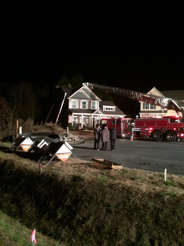 FireNews's tweet photo. Update Pineville, NC *Mult Alarm* Control time issued. Img via @kconnollywbtv @PinevilleFD #NCfire http://t.co/5fHNCLEyS2