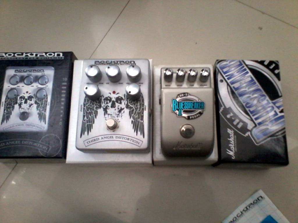 Dijual effect gitar Rocktron dan marshall harga 1,2 dibeli tetpisah juga bisa barang masih baru keluaran toko..
