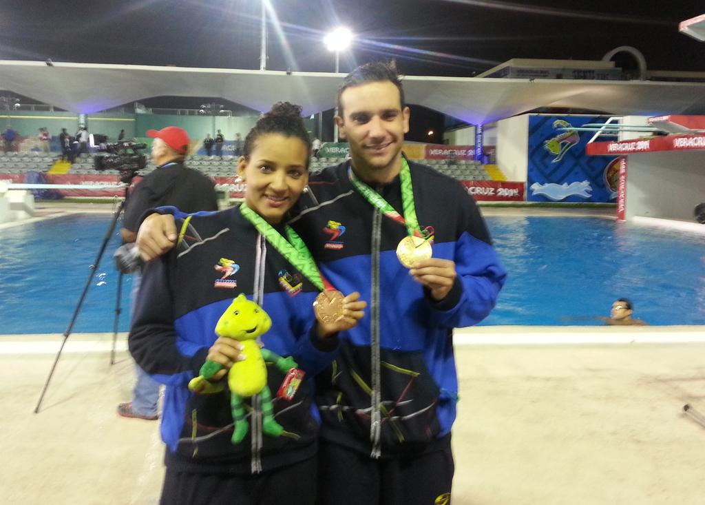 mindeporte_ve's tweet photo. #GeneracionDeOro se hace sentir en #Veracruz2014 .@potroalvarez http://t.co/C0ZLUJuUOQ