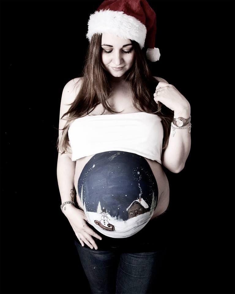 InkInPhotograph's tweet photo. It's beginning to look a lot like Christmas!!! #bellyart #babybump @amandalmusic @inkintattoos @LaurenAshley666 http://t.co/Jp4UG95bEl