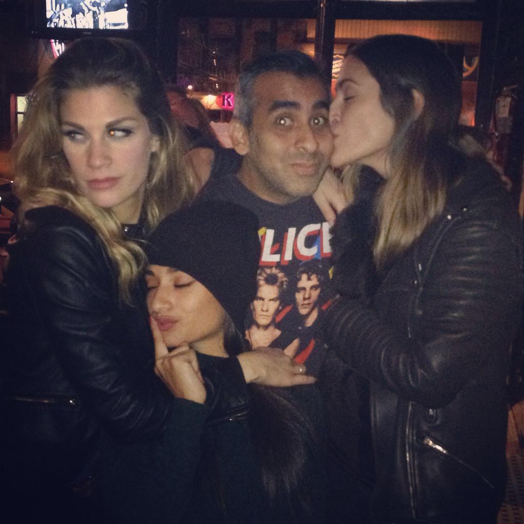 carlosalbanbk's tweet photo. impromptu Hangs @ #niagarabar w/ these rad ladies @korinaemmerich & @iamcadistorm #designerkorina #projectrunway http://t.co/qNuNm8rKBM