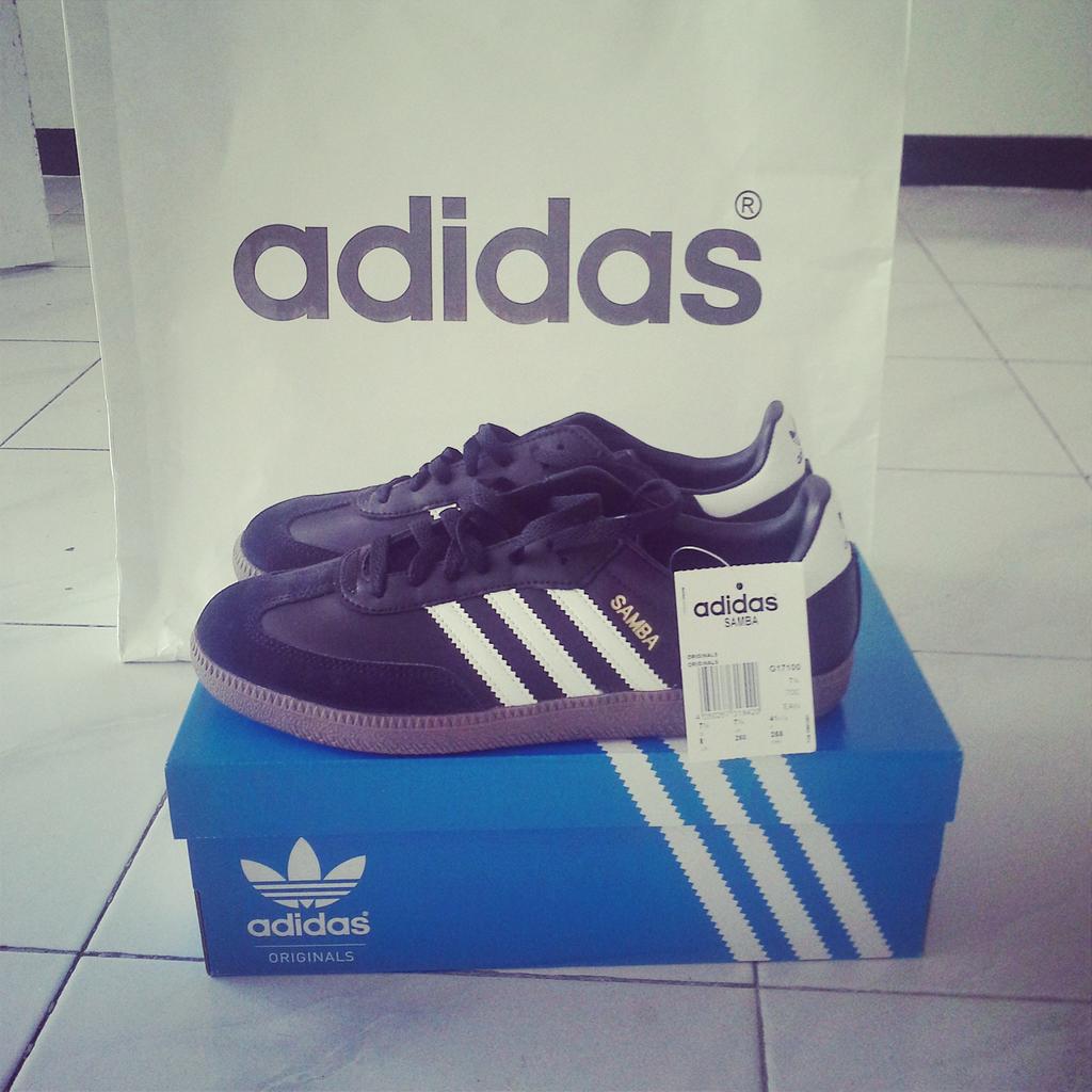 BNIB adidas Samba bw gum sole size 7,5/411/3 700K, cek bio <a href="/kickSolution/">kicksolution</a> <a href="/3StripsAddict/">IG : 3StripsAddict</a> <a href="/GogonShop/">Gogon Shop</a> <a href="/FS_80cs/">FAMILY 3STRIPES</a>