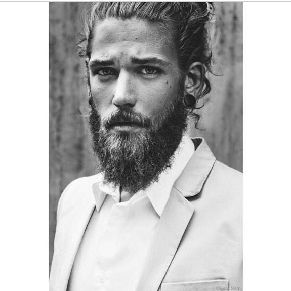 Notoriouskhris's tweet photo. Lmao y"all sick mehn"@_yhincah: LMAO TF!!! "@zekedafreekk: Jesus returned lowkey tryna blend in as a model http://t.co/7MYczKbhiO"""