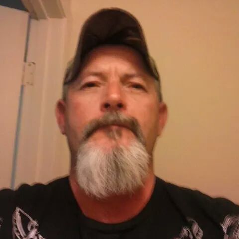 bigsquirrel1966's tweet photo. Need someone to talk to http://t.co/0AR0mDjcr2