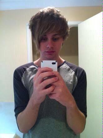 HAPPY BIRTHDAY TO MICHAEL GORDON CLIFFORD HOLY SHIT YOURE FINALLY 5 