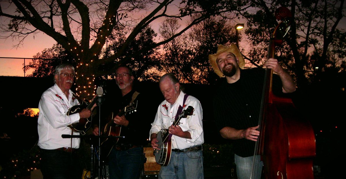 curtissp's tweet photo. Join us this Fri at Black Dragon Brewery @ 6pm for the Harvest Festival celebrating the brewery's 2 year anniversary. http://t.co/PveDyxCE23