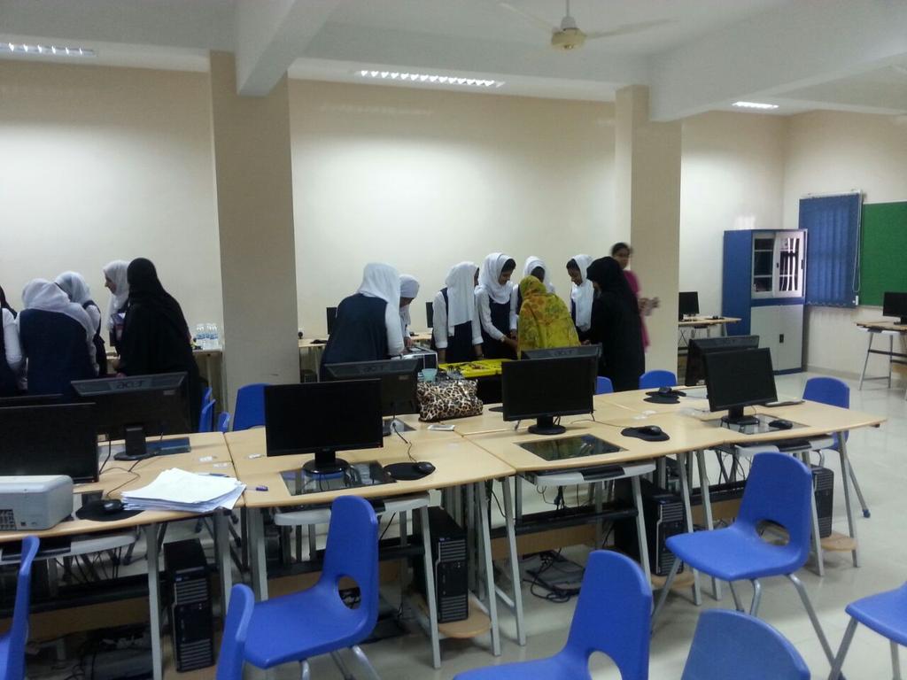 thoufeeqas's tweet photo. @mec_pics 
PC Assembly activity at South Al Mabella School  For Girls http://t.co/UsRJAsFv2s