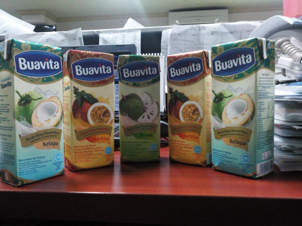 fellfellany's tweet photo. @BuavitaID di siaaaang ceriaaaa bersama buavita aneka rasaaaa baru.. http://t.co/cKJ6Q0YH3H