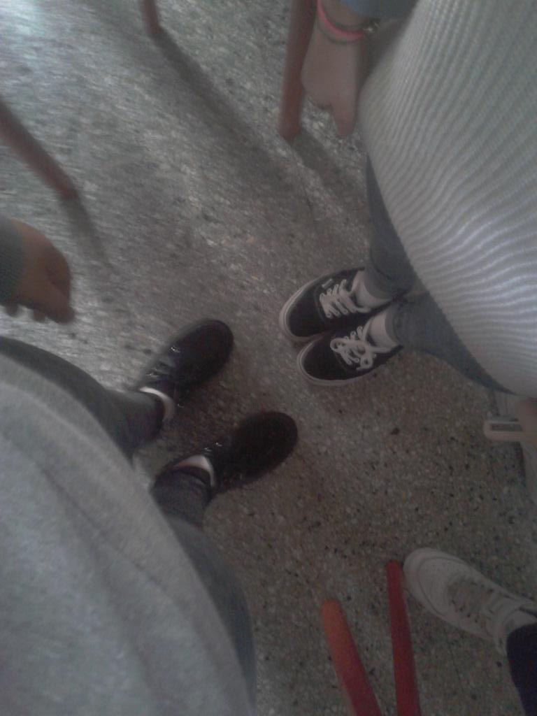 ambergdrall's tweet photo. Ragazze tumblr yeah yeah(?) (io sono quella con le creeper) r http://t.co/BpyCI8oGgb