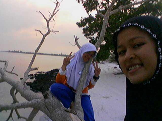 qibthie's tweet photo. Bismillah, ini fotoku bersama adikku ketika JJS di Pantai Lepar Belinyu, Bangka.
trims @Ezytravelindo #EzySelfie http://t.co/chMXBP9z2H
