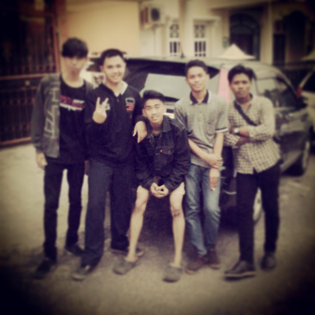 daffa_qp's tweet photo. We Are SHAC- http://t.co/LiB6ogDSez