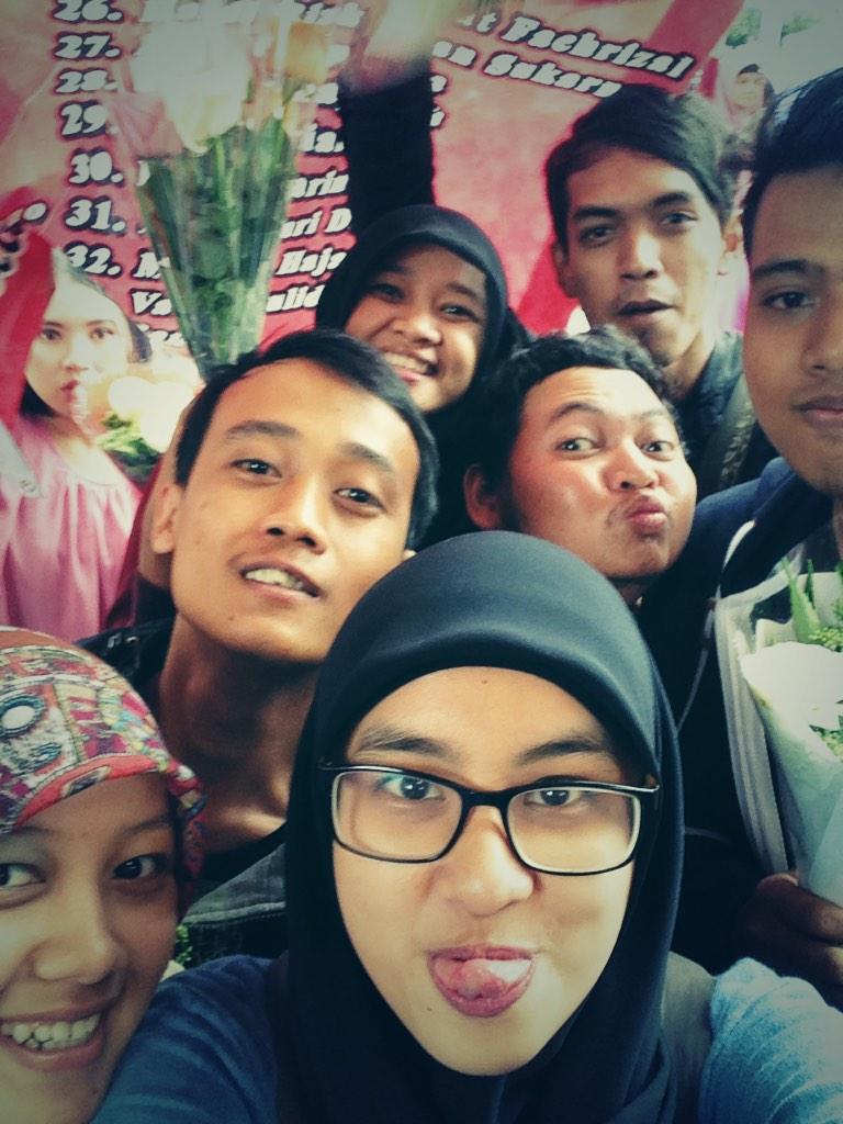 yang nymbut narsis plus unyu pisan euy cc: <a href="/Planologi10/">planologi 10</a> ☺️ #edisiwisuda