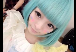 hakusyu11's tweet photo. きゃりーぱみゅぱみゅが、裸眼自分で画像をアップw
その後速攻で削除した裸眼wこんなに違うんだ！
墓場まで持ってく宣言してたのに！

画像はこちら⇒http://t.co/OxqIWHv3bM

やっぱカラコンの威力ってすごい！ http://t.co/DS8TA27o4W