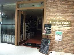 cafe_love2's tweet image. 【ブルックリン　パーラー】＠新宿 混雑している新宿での癒しのひと時を過ごせるカフェ☆ 読書するのが好きな人に特におすすめですよ♪ 色んなオシャレな本が置いてあるブックカフェ☆  #カフェ
#コーヒー
#コーヒー好きの人RT
#RTした人全員フォローする