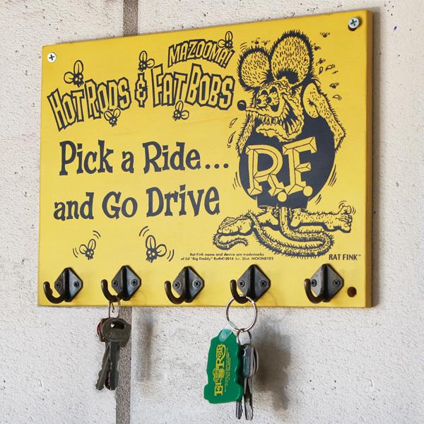 Rat_Fink_Fever's tweet photo. Rat Fink フック ボード入荷しました!! http://t.co/1DFtInY5FU 玄関やガレージがぐっと引き締まる、おしゃれで便利なKey Hook (キーハンガー)です。カラーは3色をご用意。#RatFink http://t.co/BsDl8HlVui
