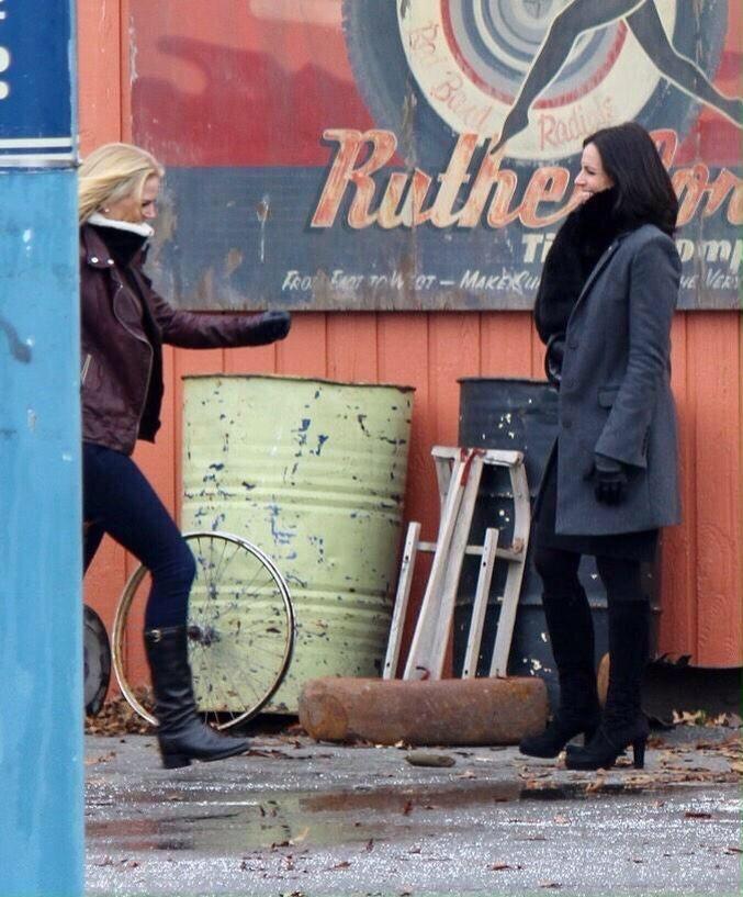 LanaPfanpage's tweet photo. Lana and Jen... fun moments! http://t.co/K02ehP62HE