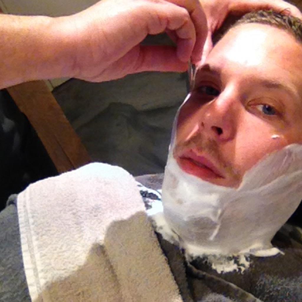 Armand_0's tweet photo. Heerlijk geschoren bij Gozert in Vlaardingen. #movember http://t.co/ukI9fpAPlA
