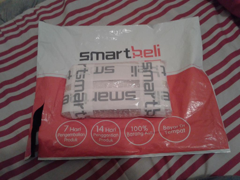 jahiddiinullah's tweet photo. @CS_SmartBeli thx powerbank sdh dtg kembali, walaupun krman prtma mengecewakn. Namun kiriman kedua brg-brg mntap!👍👏 http://t.co/uXUX1vQYhS