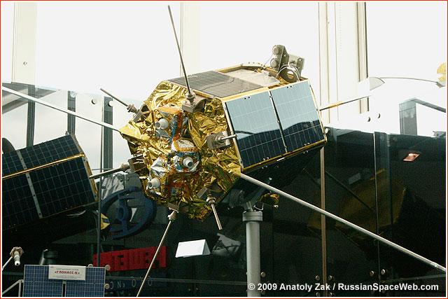 RussianSpaceWeb's tweet photo. What makes mysterious #Cosmos2499 move? Sorry, no anti-gravity machine! Details: http://t.co/gsad1Kk8zV #ASAT #Rodnik http://t.co/HeCTzC5eWD