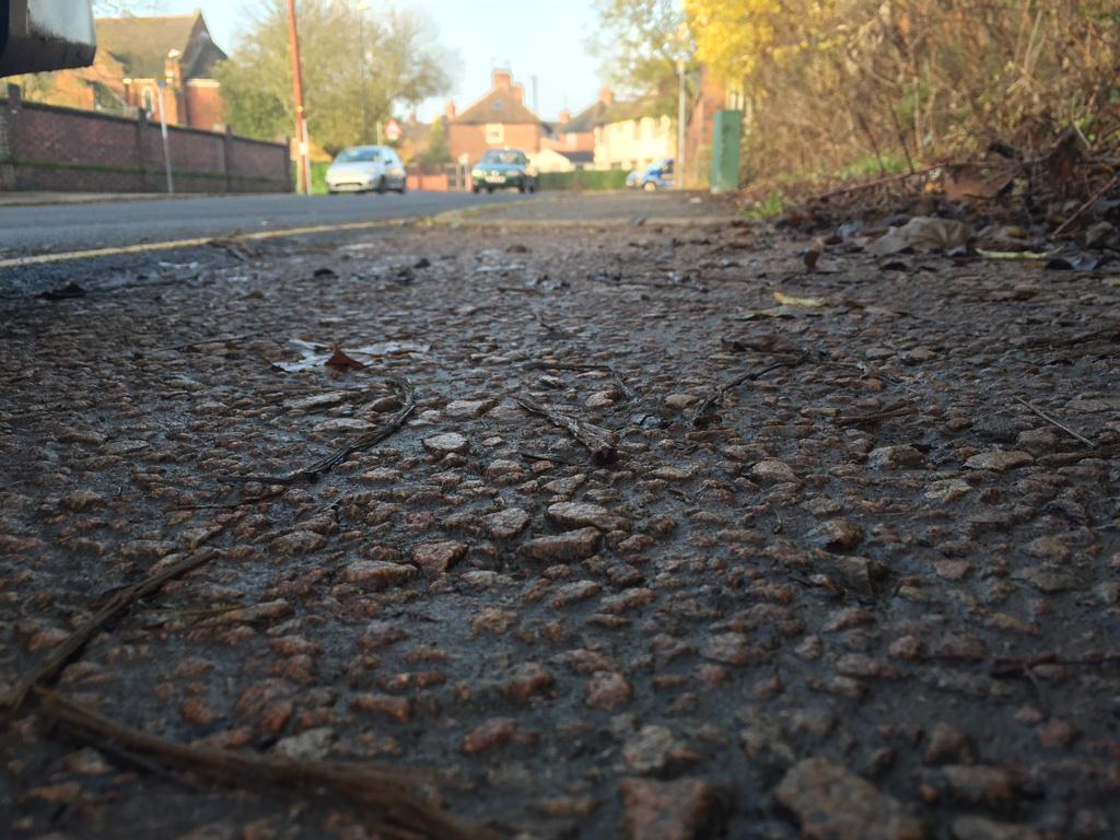 SteveTheSnail9's tweet photo. Lovely walk to work. Going to be late....again. http://t.co/bMQinEBKht
