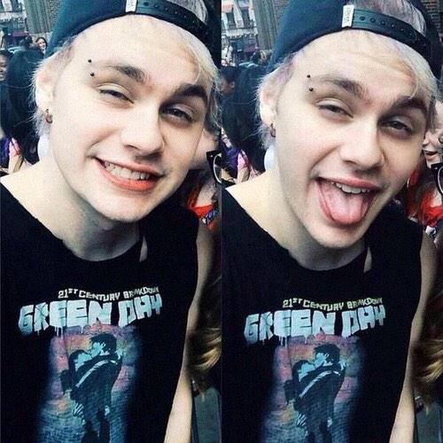 HAPPY BIRTHDAY MICHAEL GORDON CLIFFORD  I LOVE YOU  AND YOUR HAIR
AND PIZZA 