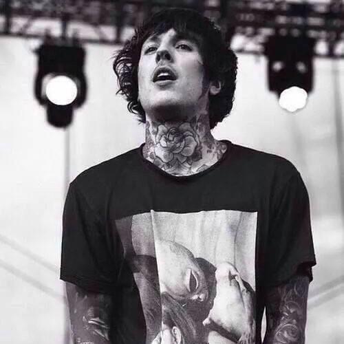 Happy birthday oliver sykes :*       