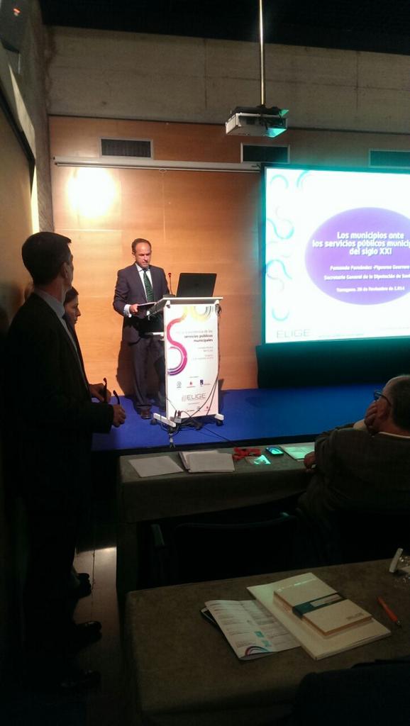 RedElige tweet media