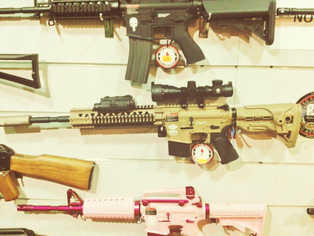 AirsoftGallardo's tweet photo. AQUI TENEIS LA REPLICA DEL DIA!!#JuevesDeGanarSeguidores . Te gusta? #airsoft #only gallardo http://t.co/ULlP1Fhvzs