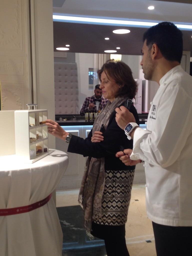 nhhotelses's tweet photo. Caprichos de @PacoRoncero presentados en la inauguración de #NHCollectionAbascal y la Concejala M.Isabel Mnez Cubells http://t.co/4dAe22rEX0