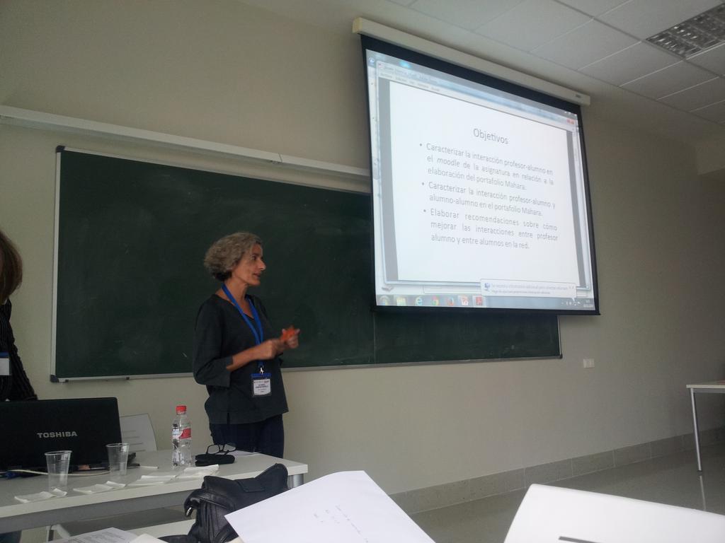 nohitagur's tweet photo. Vicenta en acción #interacciones #portafolio #competenciadigital #competenciamediatica #SEDLLvlc2014 http://t.co/cV5Fr1jcp3