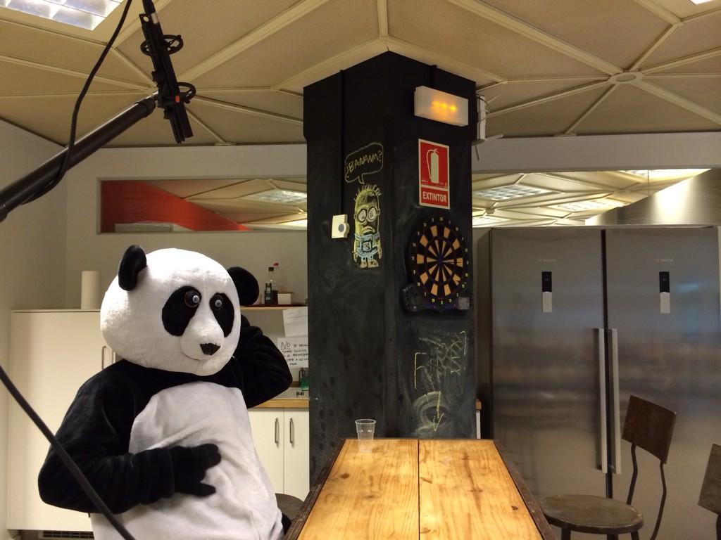 playground's tweet photo. "Me pasé a repartidor de Noodles porque la vida en el zoo era "muy chunga" #OrientalExpress @MaggiOriental http://t.co/Q5TOOF9VAU